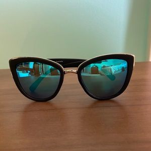 My girl sunnies- Quay